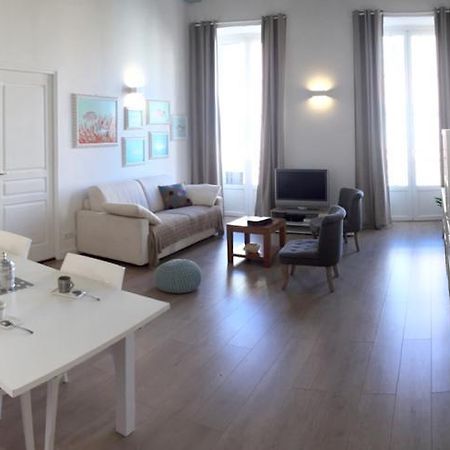 2 Bedrooms Appartement In Central Location On The Famous Place Massena Nizza Esterno foto