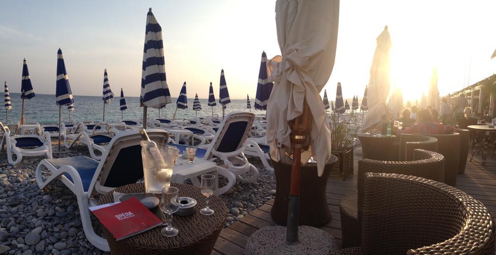 2 Bedrooms Appartement In Central Location On The Famous Place Massena Nizza Esterno foto