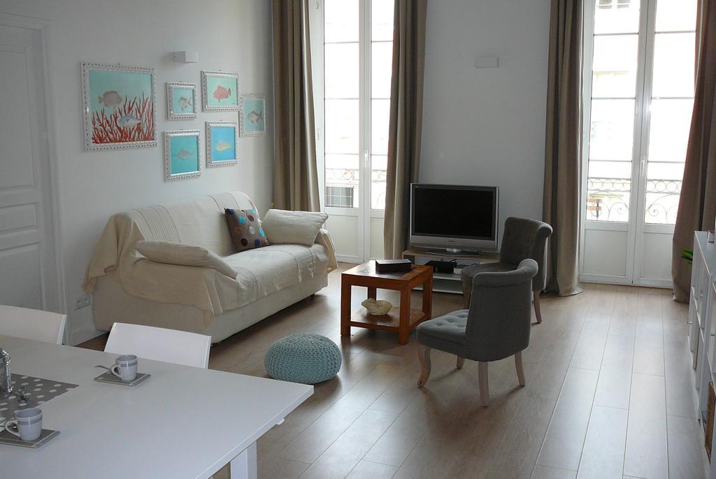 2 Bedrooms Appartement In Central Location On The Famous Place Massena Nizza Esterno foto