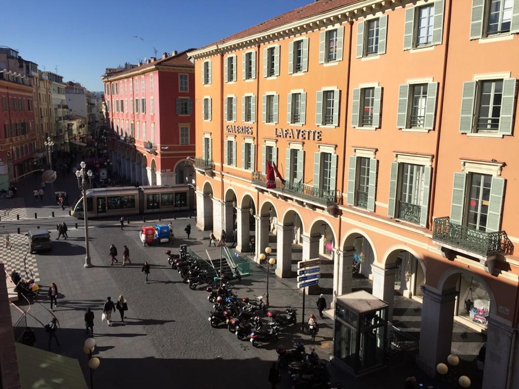 2 Bedrooms Appartement In Central Location On The Famous Place Massena Nizza Esterno foto